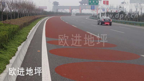 公交專用車道彩色路面www.le01.cn